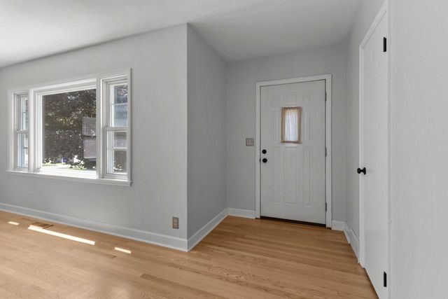 818 MAPLE STREET, Neenah, WI 54956