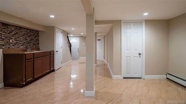 459 Roquette Avenue, Floral Park, NY 11001