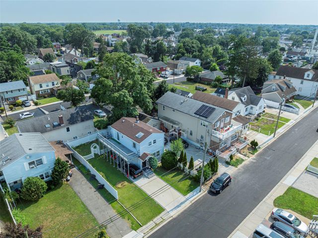 459 Roquette Avenue, Floral Park, NY 11001