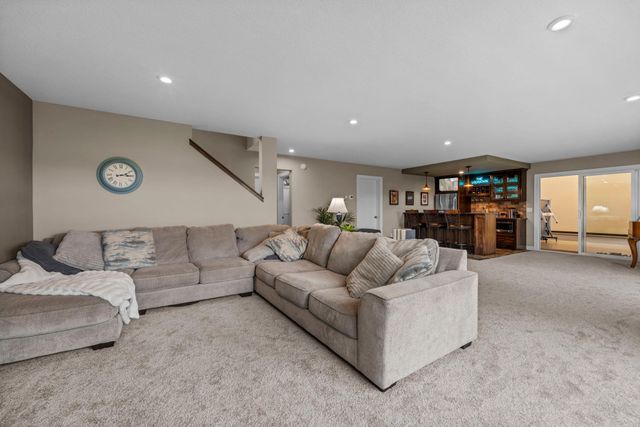 3022 132nd Avenue NE, Blaine, MN 55449