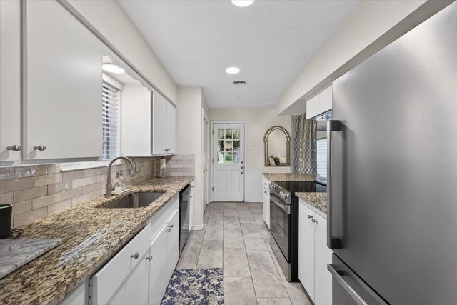 105 S Weatherred Drive, Richardson, TX 75080