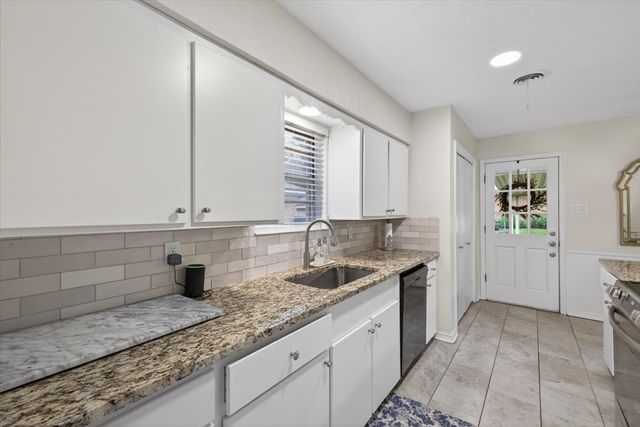 105 S Weatherred Drive, Richardson, TX 75080