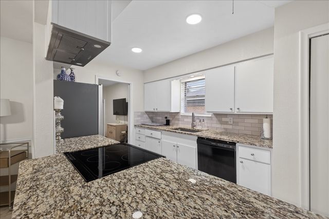 105 S Weatherred Drive, Richardson, TX 75080