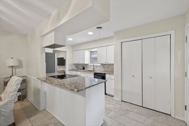 105 S Weatherred Drive, Richardson, TX 75080