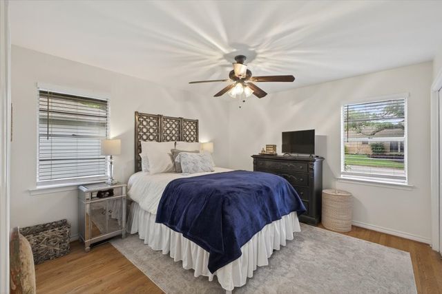 105 S Weatherred Drive, Richardson, TX 75080