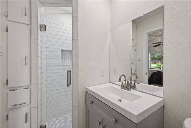 105 S Weatherred Drive, Richardson, TX 75080