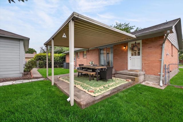105 S Weatherred Drive, Richardson, TX 75080