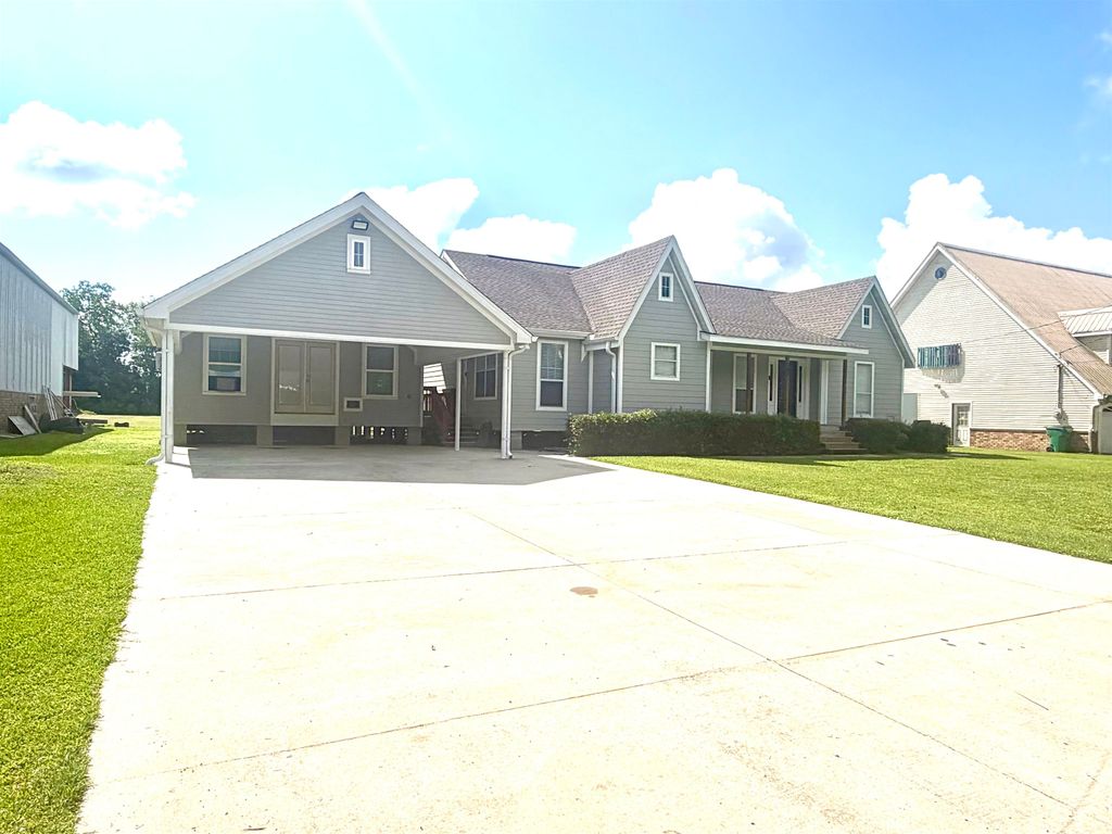 382 Chester Lee Street, Larose, LA 70373