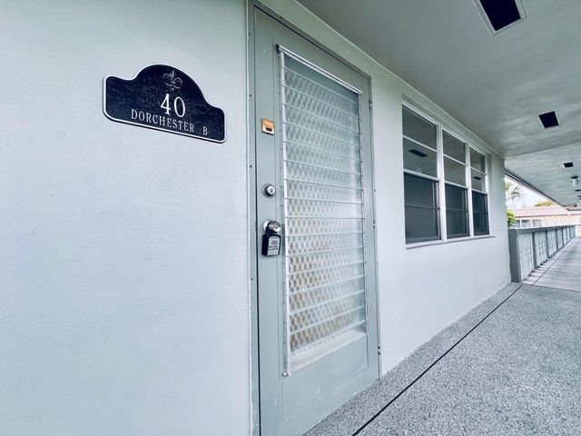 40 Dorchester B, West Palm Beach, FL 33417