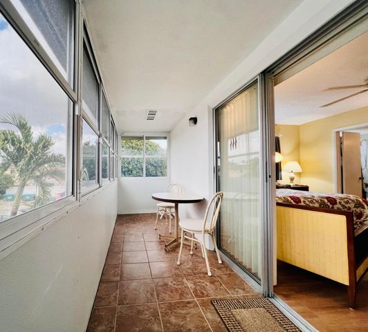 40 Dorchester B, West Palm Beach, FL 33417