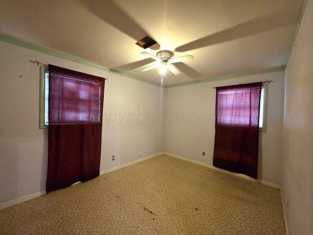 409 Heasley Street, Mclean, TX 79057