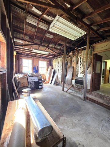 409 Heasley Street, Mclean, TX 79057