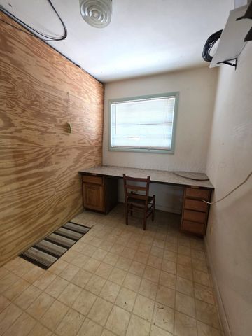 409 Heasley Street, Mclean, TX 79057