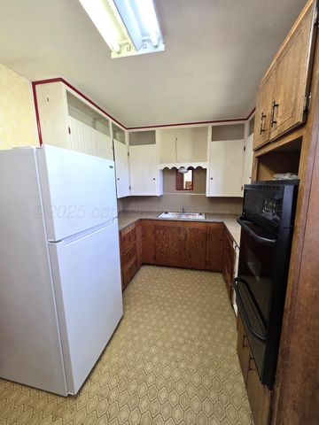 409 Heasley Street, Mclean, TX 79057