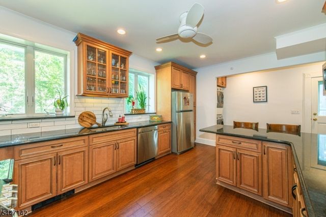 11 N Mountain Ave, Montclair Twp., NJ 07042