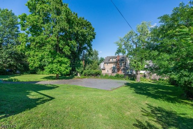 11 N Mountain Ave, Montclair Twp., NJ 07042