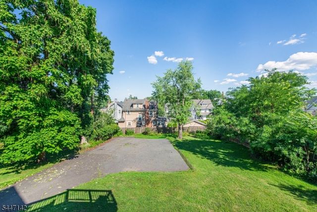11 N Mountain Ave, Montclair Twp., NJ 07042