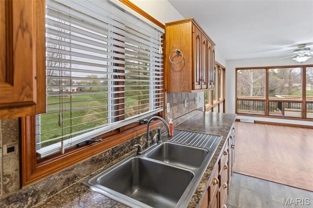 6409 Sunny Lane, Bethalto, IL 62010