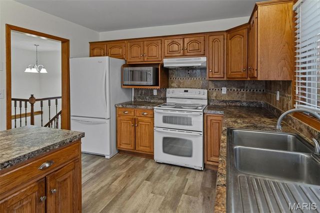 6409 Sunny Lane, Bethalto, IL 62010