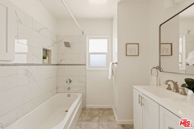 2002 Lime Avenue, Long Beach, CA 90806