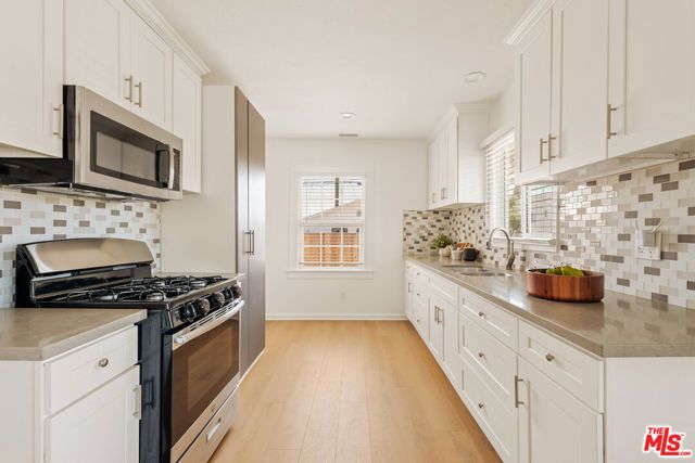 2002 Lime Avenue, Long Beach, CA 90806