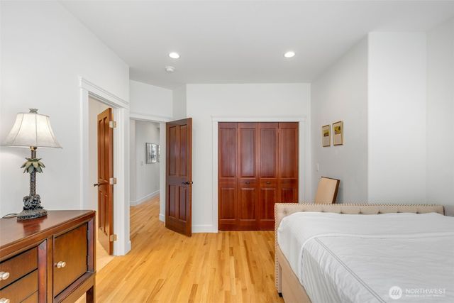 801 W Barrett Street, Seattle, WA 98119