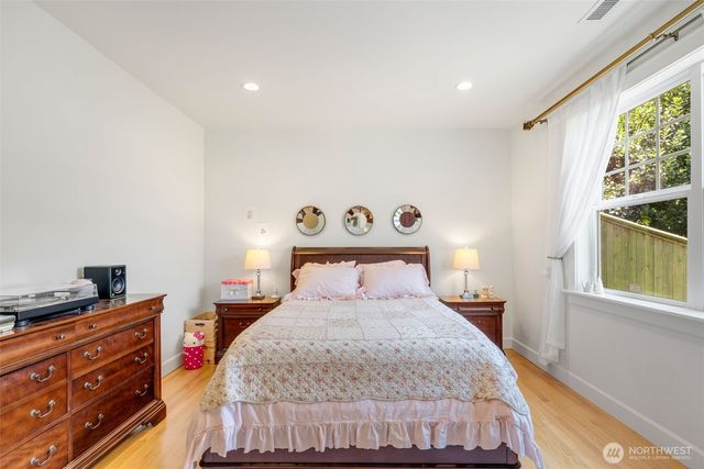 801 W Barrett Street, Seattle, WA 98119