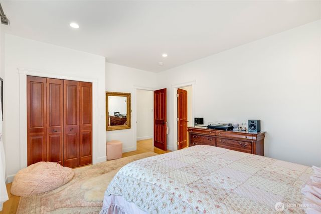 801 W Barrett Street, Seattle, WA 98119