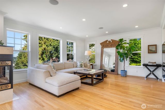 801 W Barrett Street, Seattle, WA 98119