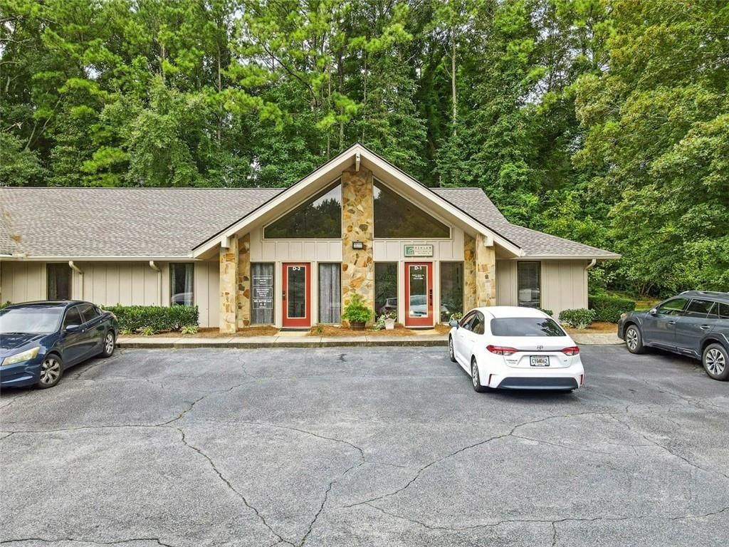 11285 Elkins Road D2, Roswell, GA 30076