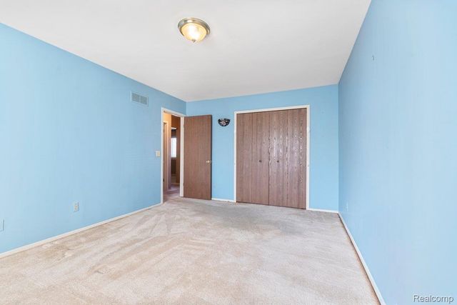 3787 Heritage Parkway, Dearborn, MI 48124