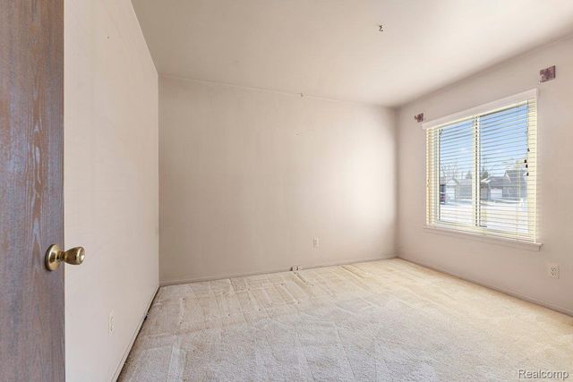 3787 Heritage Parkway, Dearborn, MI 48124