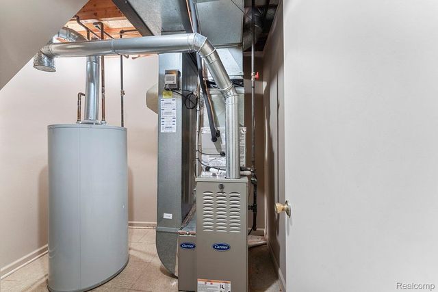 3787 Heritage Parkway, Dearborn, MI 48124