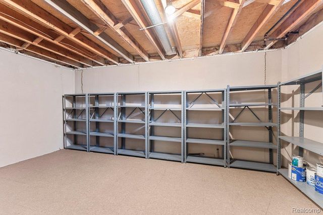 3787 Heritage Parkway, Dearborn, MI 48124