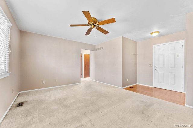 3787 Heritage Parkway, Dearborn, MI 48124