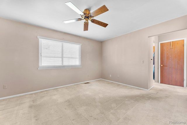 3787 Heritage Parkway, Dearborn, MI 48124