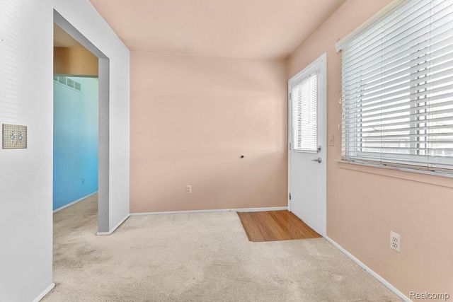 3787 Heritage Parkway, Dearborn, MI 48124