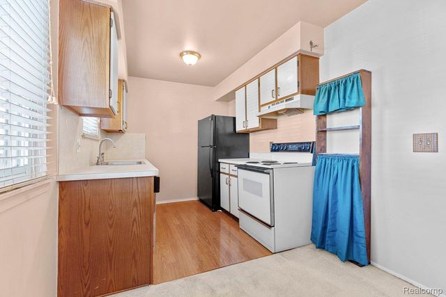 3787 Heritage Parkway, Dearborn, MI 48124