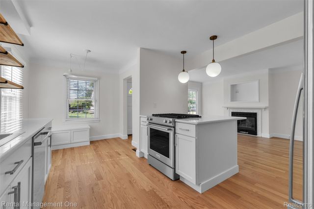 2711 Dorchester Road, Birmingham, MI 48009