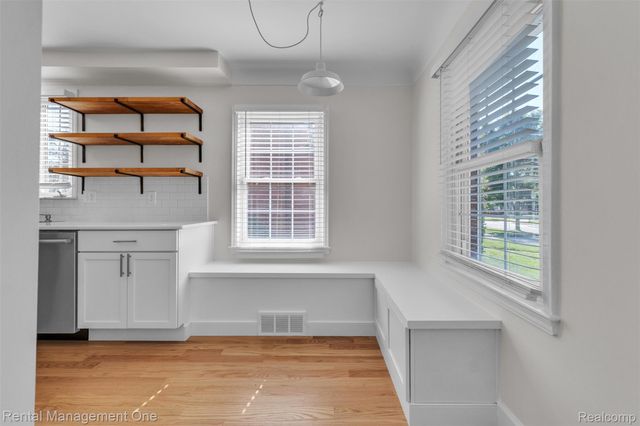 2711 Dorchester Road, Birmingham, MI 48009