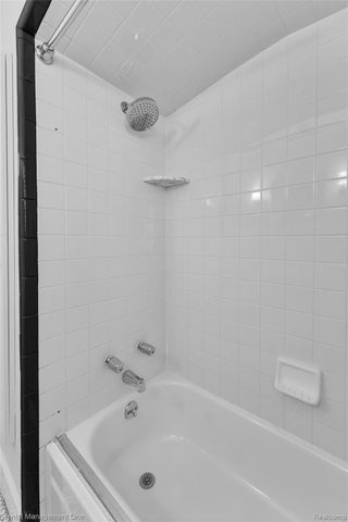 2711 Dorchester Road, Birmingham, MI 48009