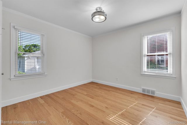 2711 Dorchester Road, Birmingham, MI 48009