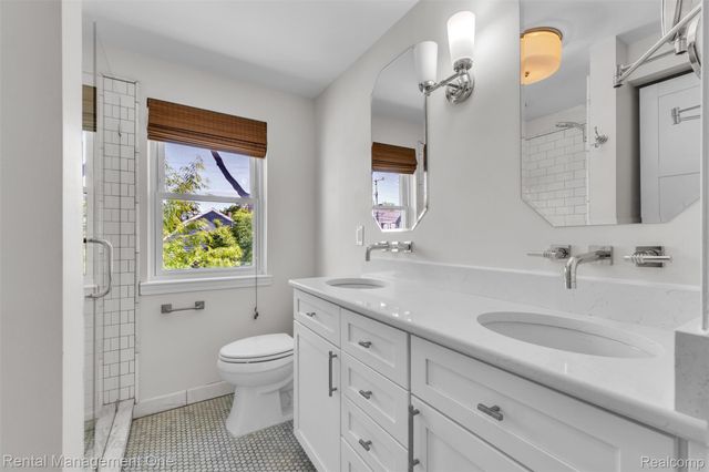 2711 Dorchester Road, Birmingham, MI 48009