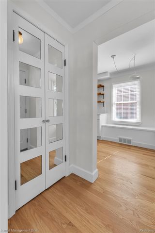 2711 Dorchester Road, Birmingham, MI 48009