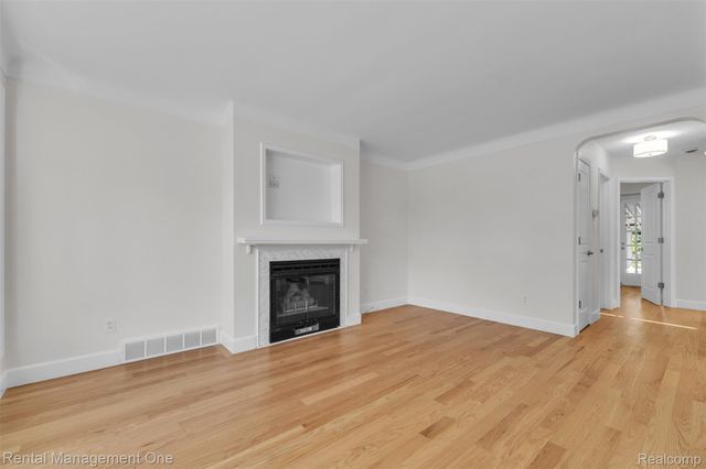 2711 Dorchester Road, Birmingham, MI 48009