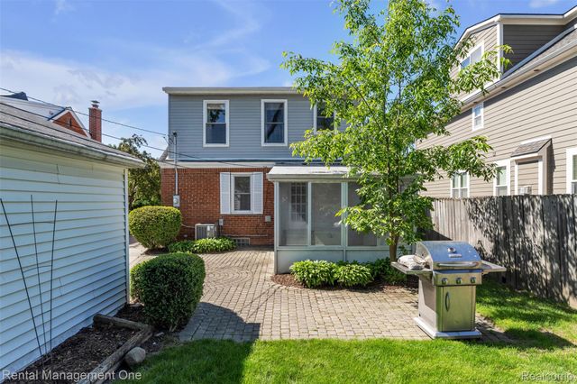 2711 Dorchester Road, Birmingham, MI 48009