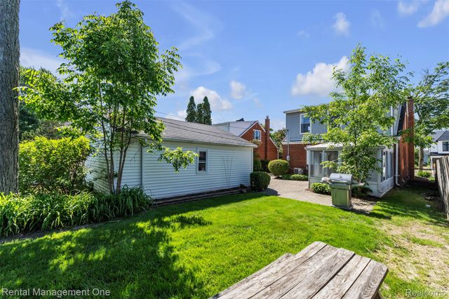 2711 Dorchester Road, Birmingham, MI 48009