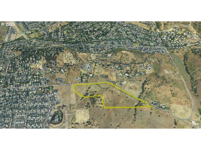 4900 CHERRY Ln, Medford, OR 97504