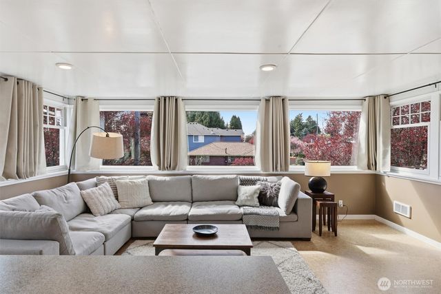 4725 SW Graham St, Seattle, WA 98136