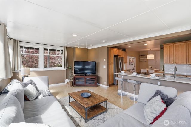 4725 SW Graham St, Seattle, WA 98136